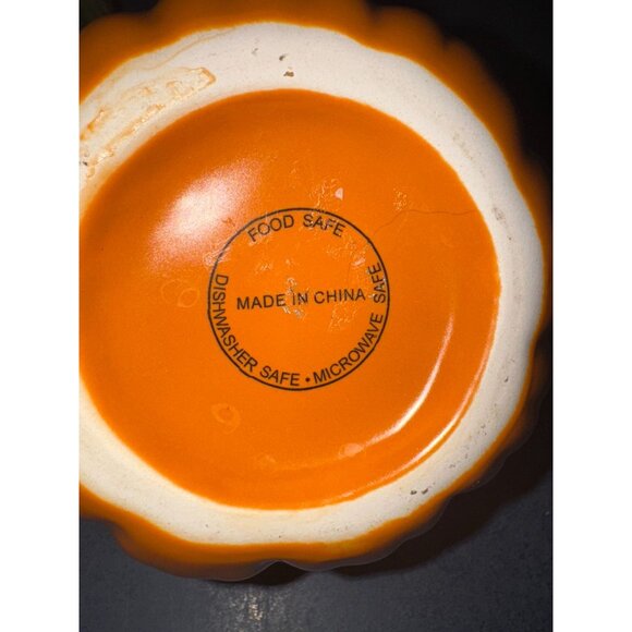 Set Of 2 Pumpkin-Shaped Ceramic Coffee Mugs With Green Leaf Handles - Picture 7 of 7